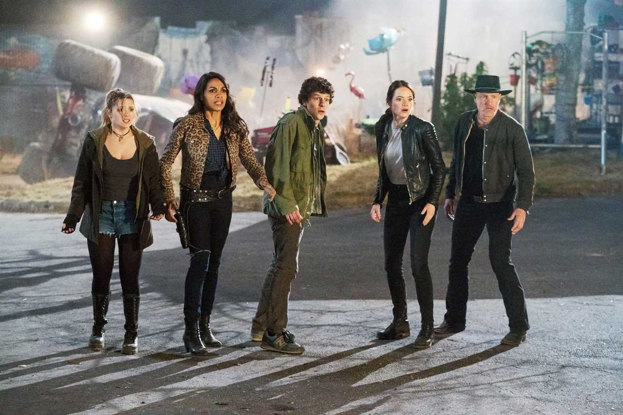 (From left) Abigail Breslin, Rosario Dawson, Jesse Eisenberg, Emma Stone and Woody Harrelson in 'Zombieland.'