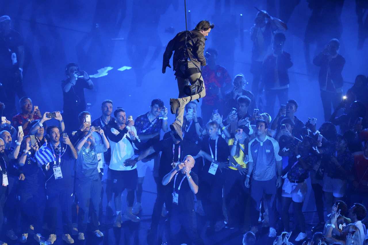 Tom Cruise's message to millions after incredible Olympics Closing Ceremony stunt