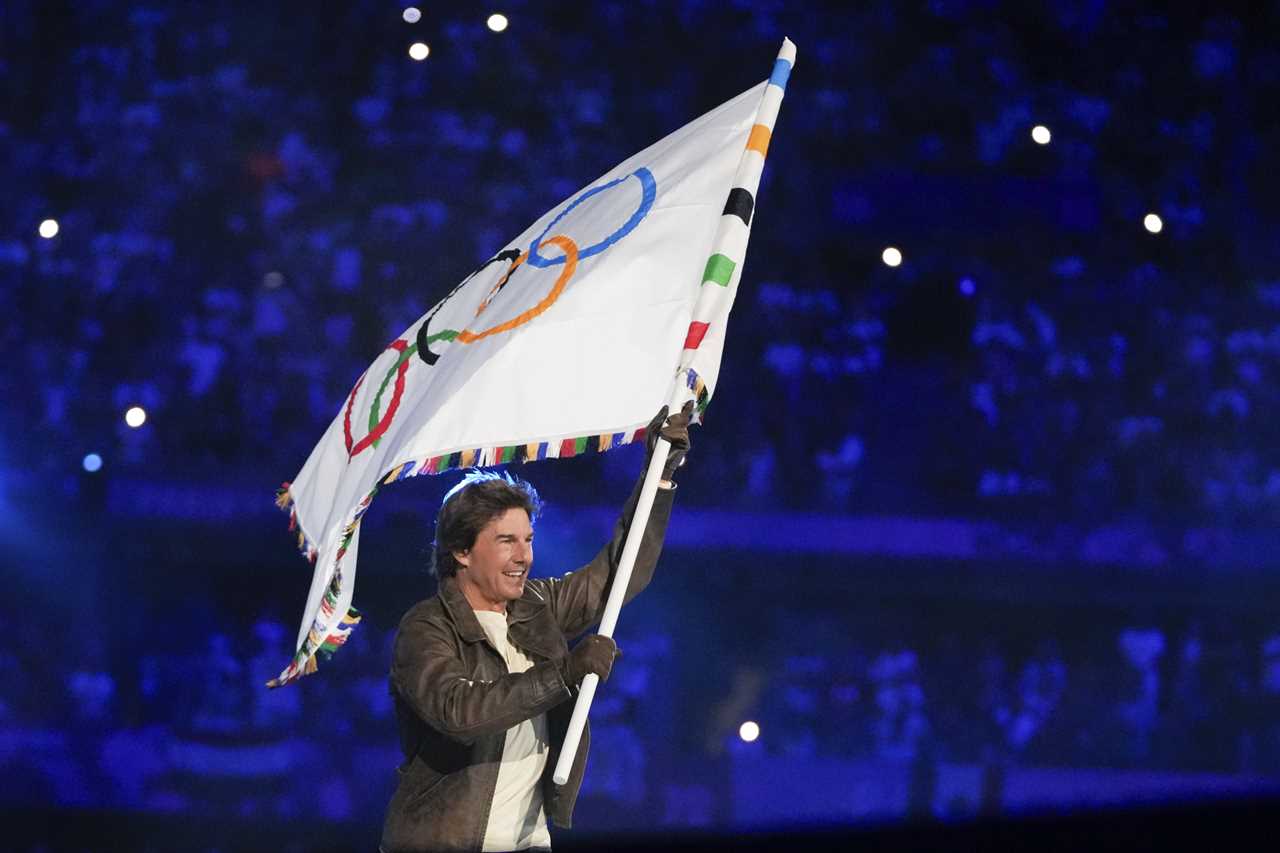 Tom Cruise's message to millions after incredible Olympics Closing Ceremony stunt