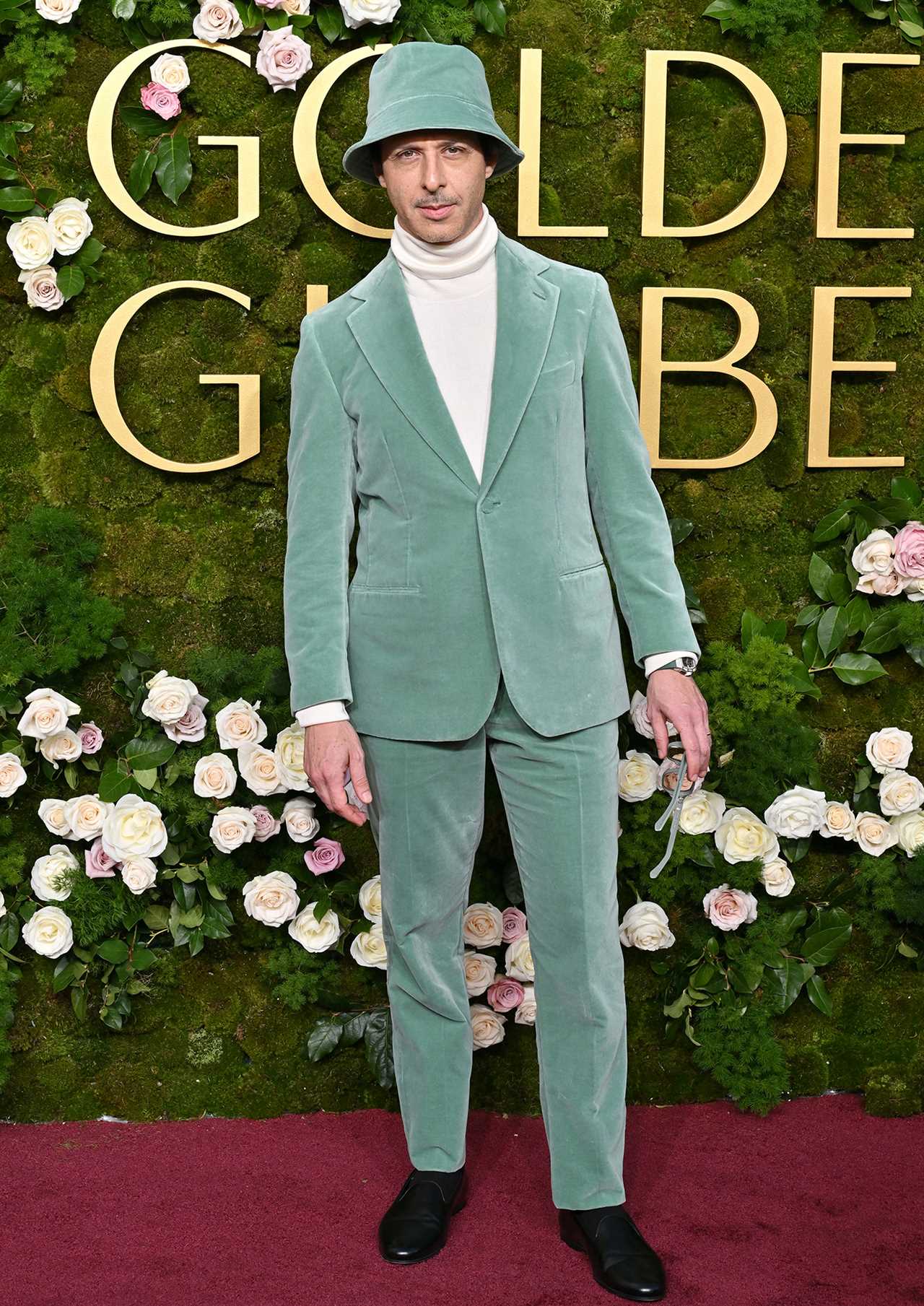 Everything You Didnt See or Hear on the Golden Globes Red Carpet