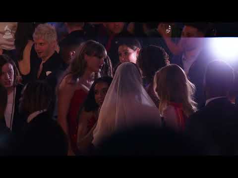 Watch TAYLOR SWIFT & BLUE IVY & Audience Reactions | 2025 GRAMMYs
