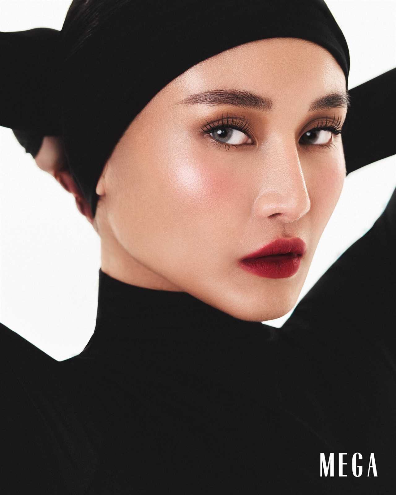 Angeline dela Cruz is also the artist behind Chie Filomeno's mesmerizing beauty looks. This, for one, is her take on a wearable statement lip.