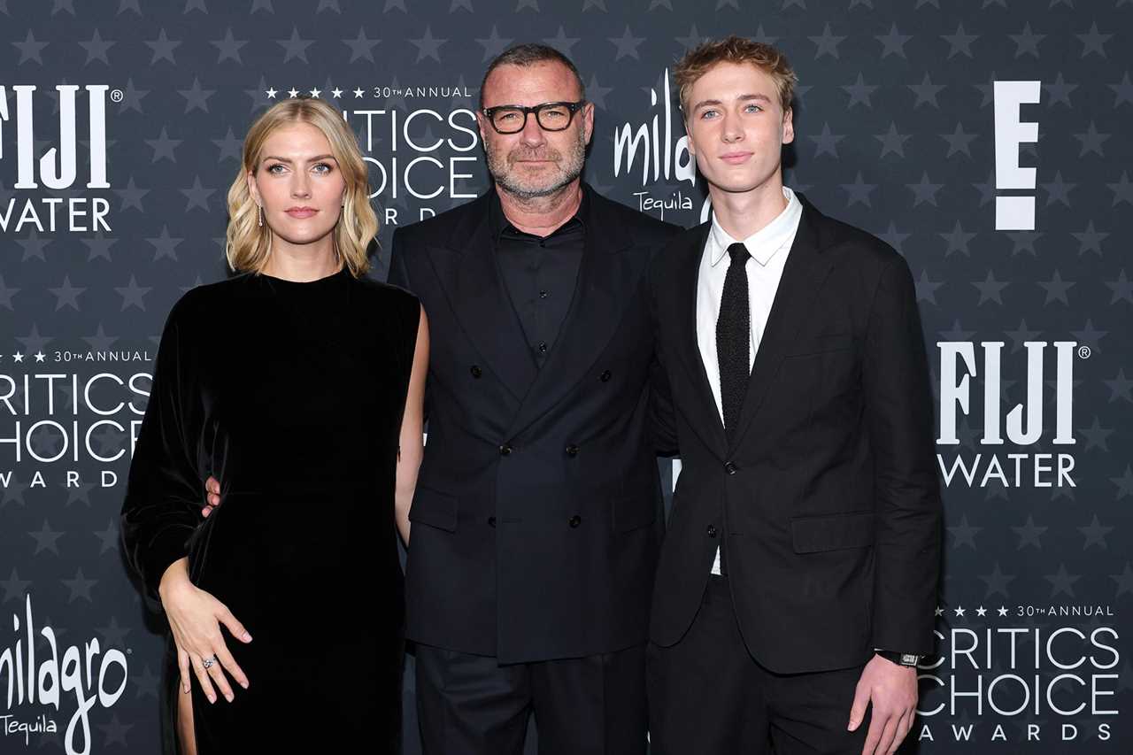 Exes Naomi Watts and Liev Schreiber Both Attend Critics Choice Bond With Son Sasha 015