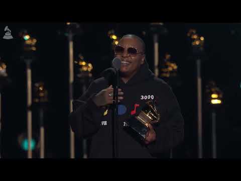 MESHELL NDEGEOCELLO Wins BEST ALTERNATIVE JAZZ ALBUM
