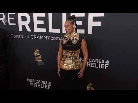 ALICIA KEYS | Red Carpet Fashion Cam | 2025 GRAMMYs