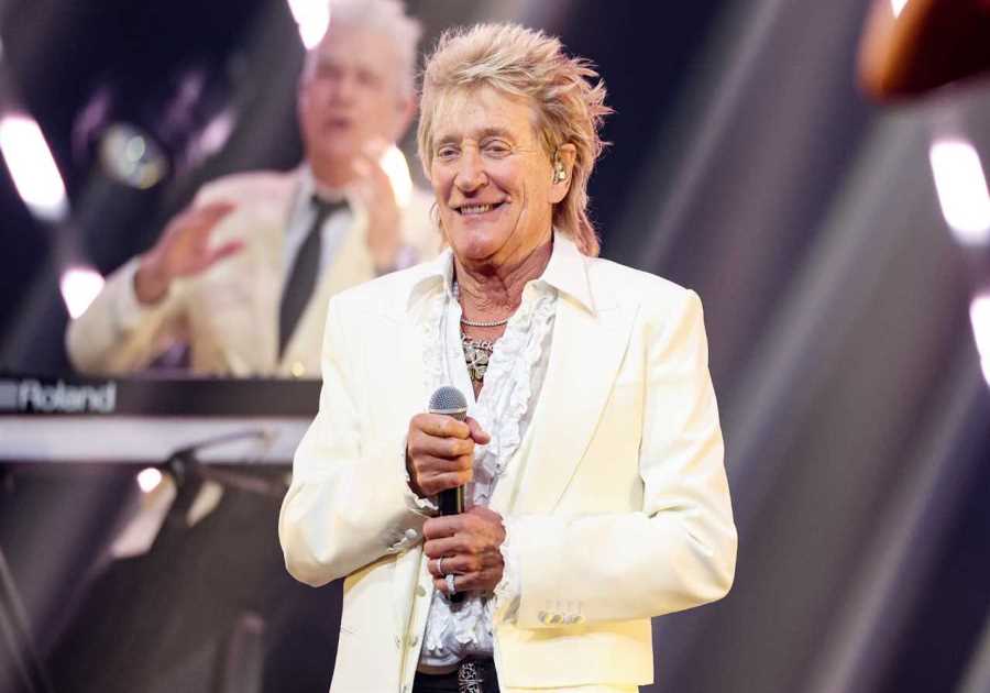 Watch Rod Stewart accept his Lifetime Achievement award at the American Music Awards ahead of Glastonbury 2025