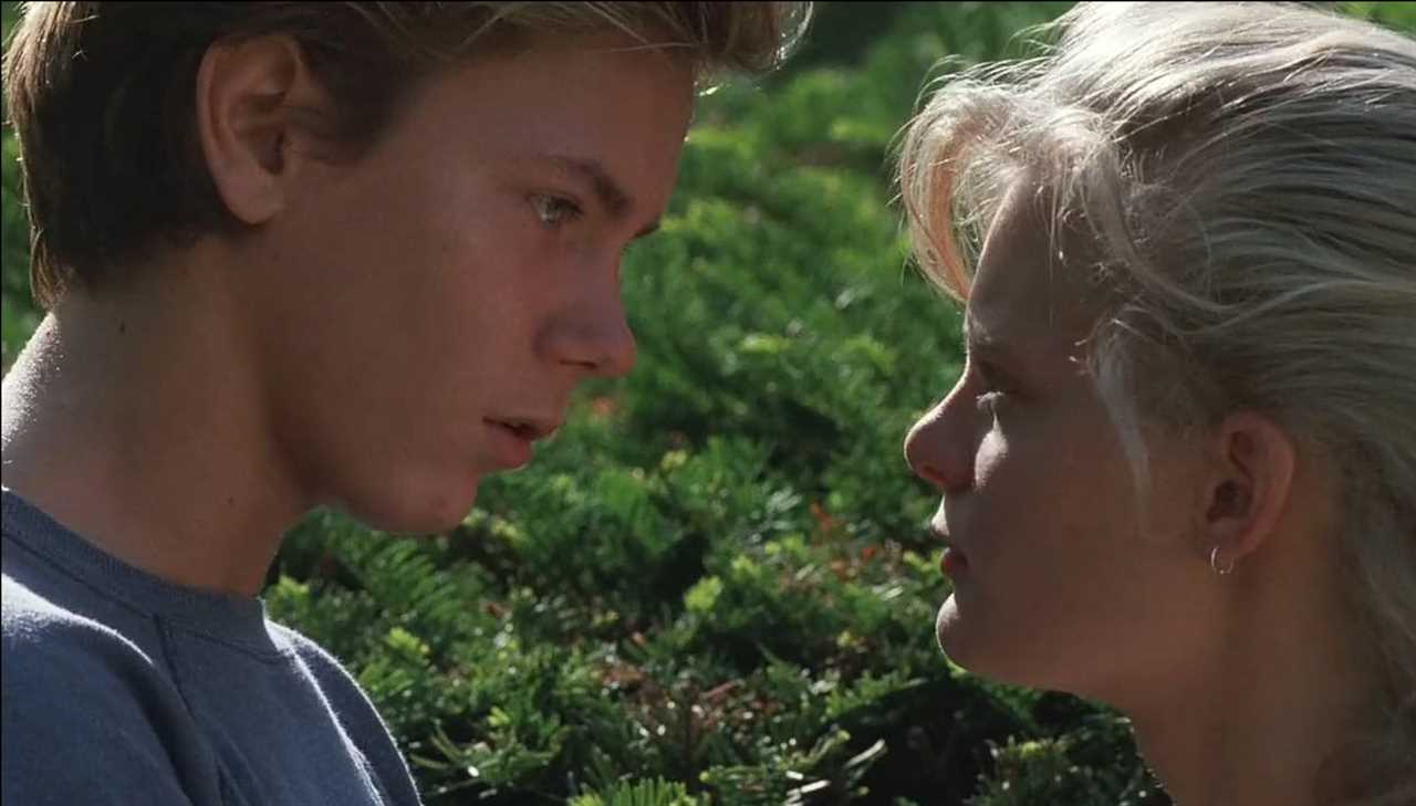 River Phoenix and Martha Plimpton in Running on Empty (1988).