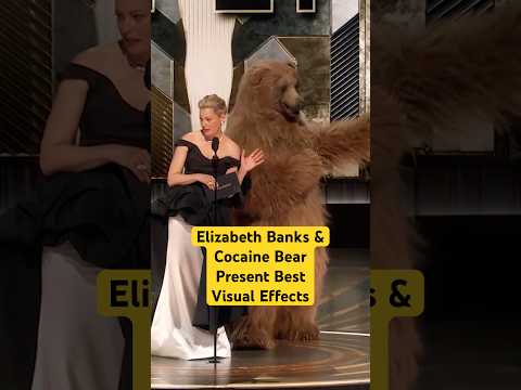 Elizabeth Banks & Cocaine Bear Reunite At The 95th #Oscars To Present Best Visual Effects #shorts
