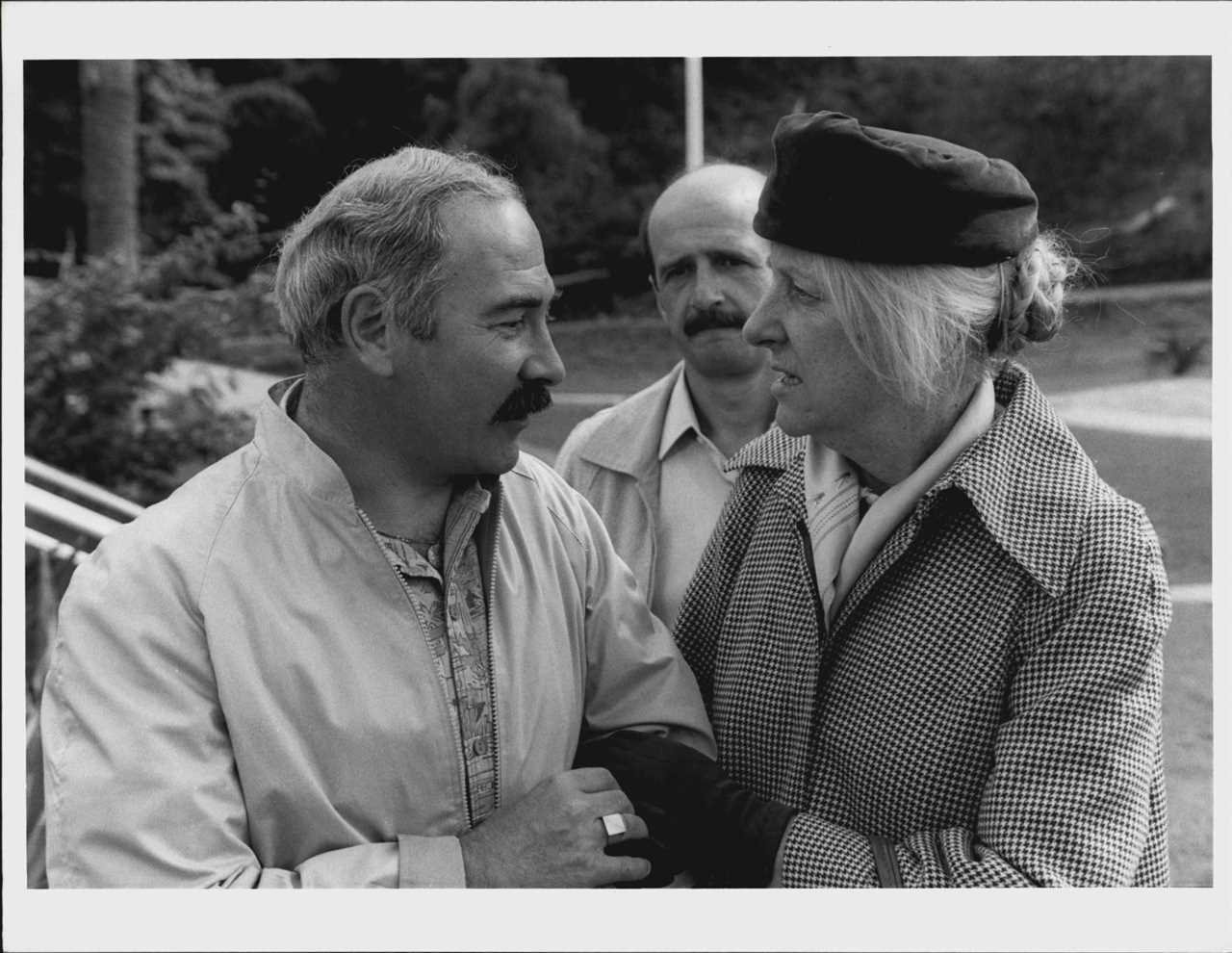 Henri Szeps, Ruth Cracknell and Garry McDonald 