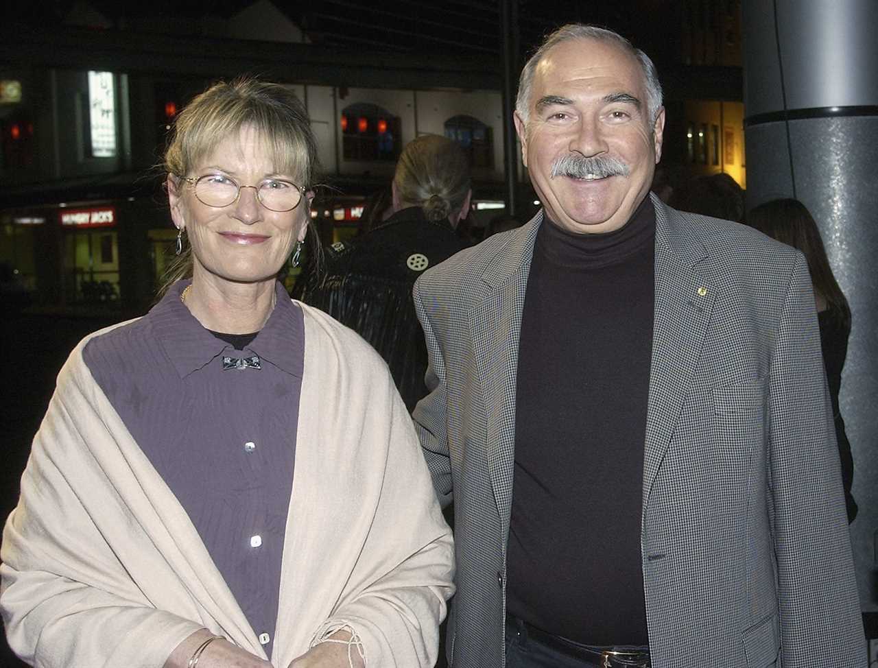Henri Szeps, Mary-Ann