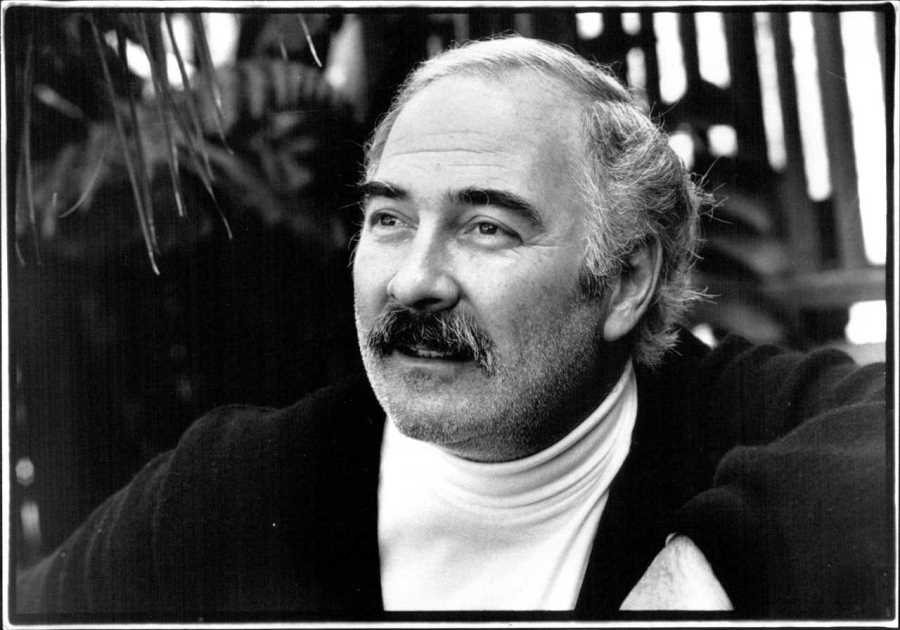 Henri Szeps, Australian actor best known for sitcom Mother and Son, dies at the age of 81