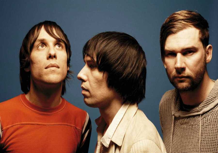 The Cribs’ Ryan Jarman recalls infamous NME Awards table dive: “I was leaving trails of blood everywhere”