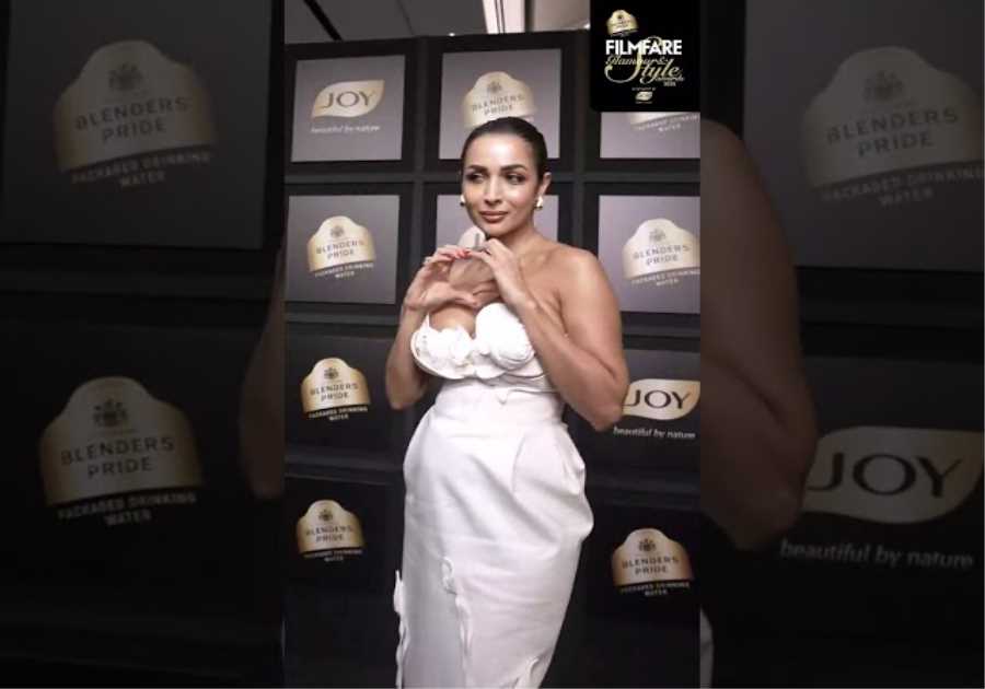 Malaika Arora making a statement in all white at the Filmfare Glamour and Style Awards 