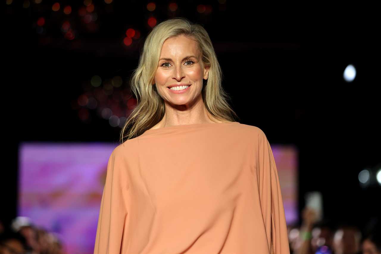 NEW YORK, NEW YORK - SEPTEMBER 18: Niki Taylor walks the runway at the Coolibar Mott50 Edition Sun Safe Soirée Fashion Presentation on September 18, 2025 in New York City. (Photo by JP Yim/Getty Images)