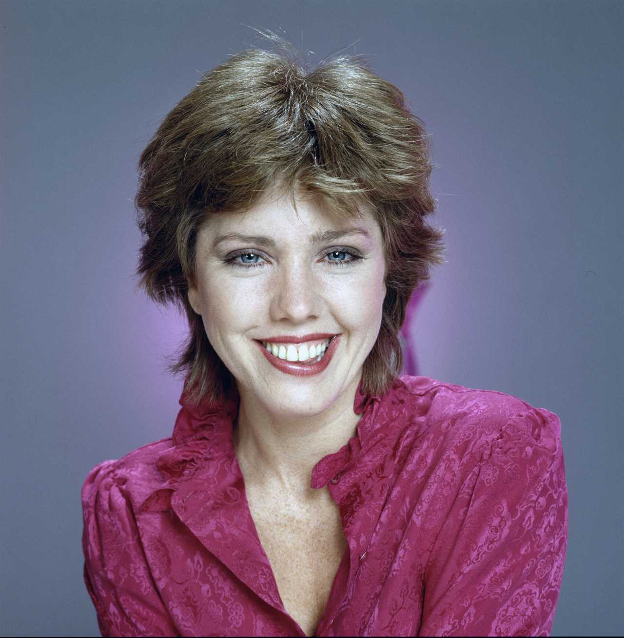LOS ANGELES - DECEMBER 8: Rosie: The Rosemary Clooney Story, a made for TV movie, originally broadcast December 8, 1982. Pictured is Penelope Milford (as Betty Clooney, singer). Copyright 1982 CBS Broadcasting Inc. All Rights Reserved. Credit: CBS Photo Archive. (Photo by CBS via Getty Images)