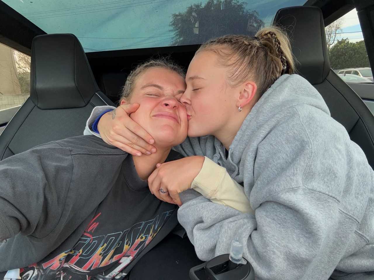 JoJo Siwa and Kath Ebbs