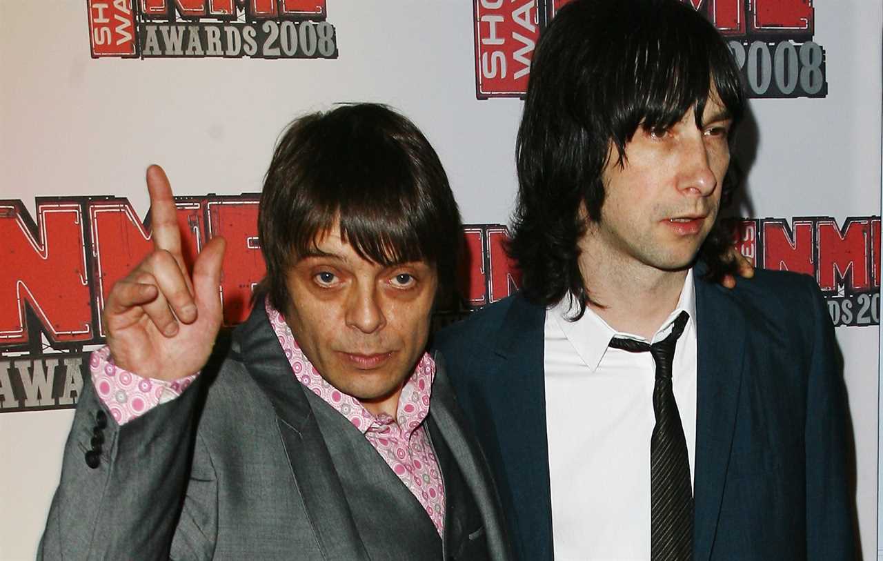 Fans are re-sharing this brilliant clip of Mani at the NME Awards in 2008