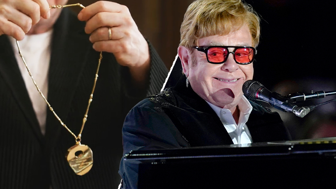 Elton John turns his kneecaps into jewellery