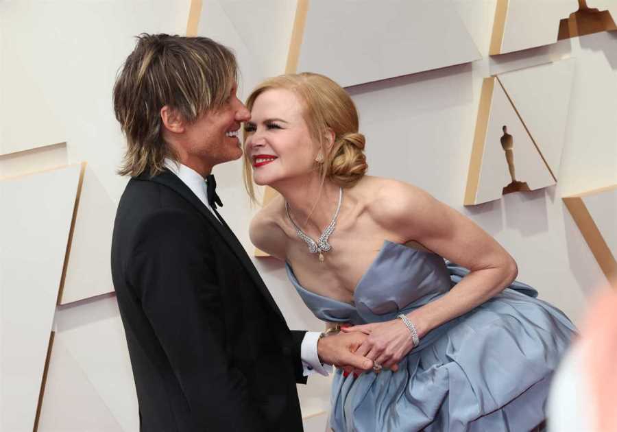 'It's devastating to her': Nicole Kidman 'tried to save marriage to Keith Urban' before filing for divorce 
