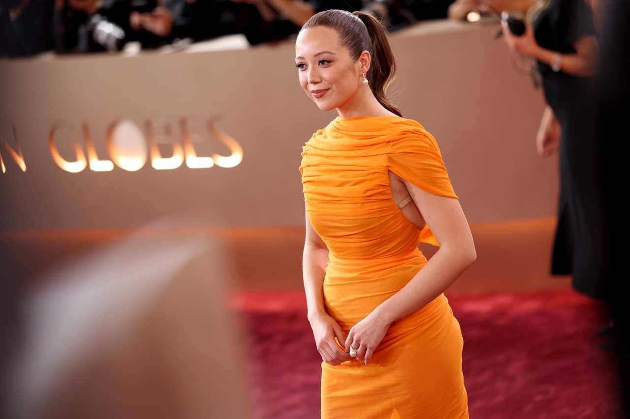 Singer Laufey Corrects Photographers Who Called Her 'Megan' at Golden Globes