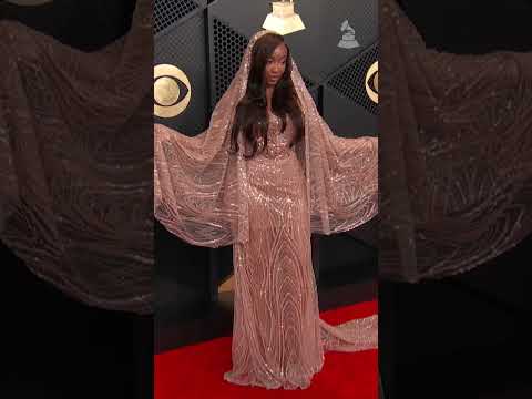 📸 LADY GAGA, SABRINA CARPENTER, CHAPPELL ROAN lead GRAMMYs 2026 red carpet fashion highlights