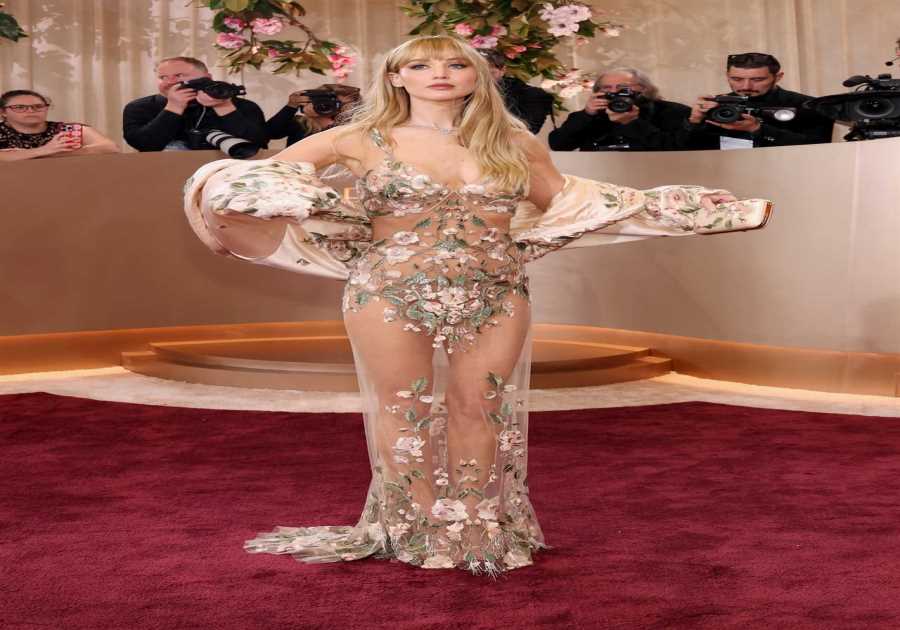 2026 Awards Season Style Forecast: Stars Set to Embrace Florals and Pastels