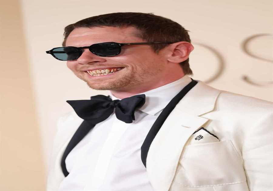 'Sinners' Actor Jack O'Connell Rocks Blood-Soaked Fangs at the 2026 Oscars