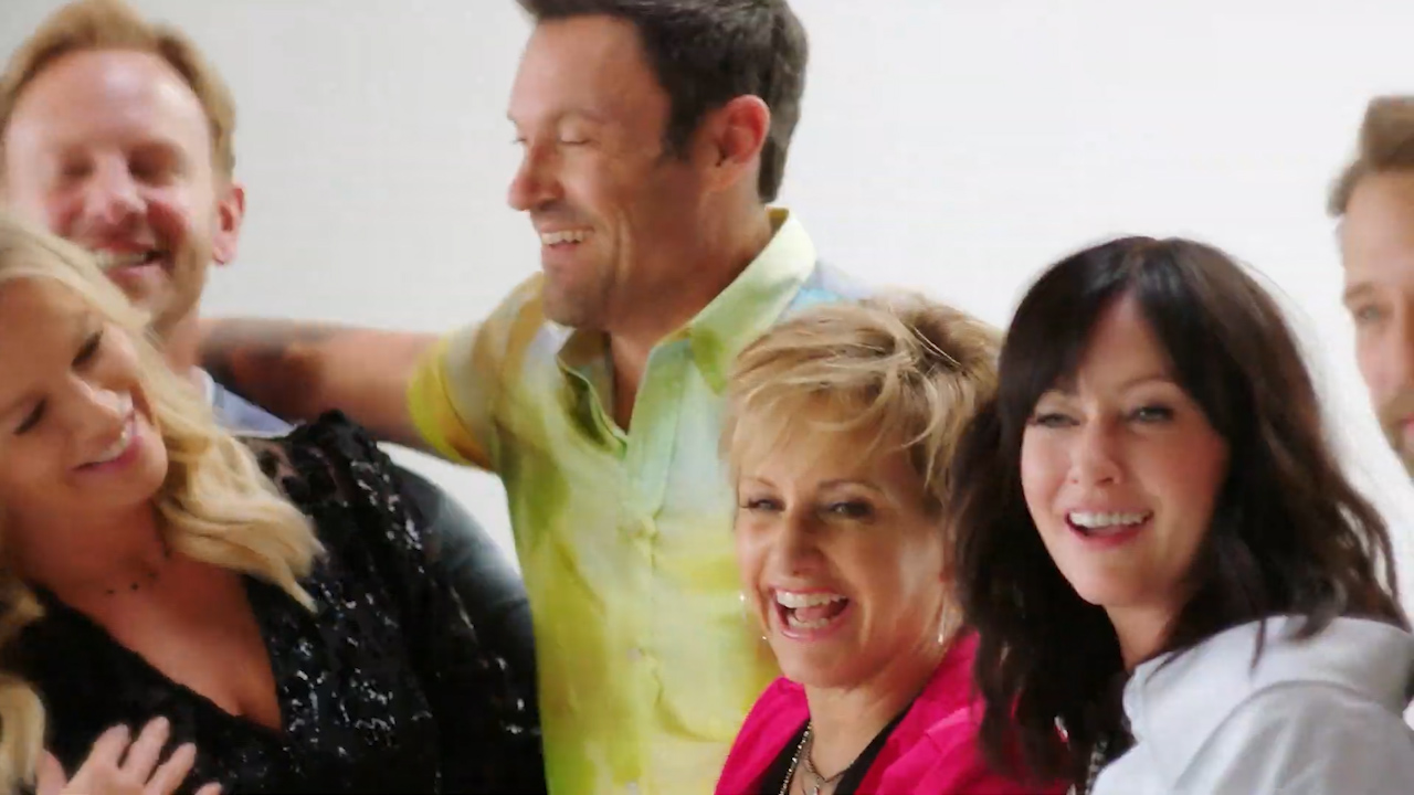 Beverly Hills, 90210 stars dance in reboot's opening credits