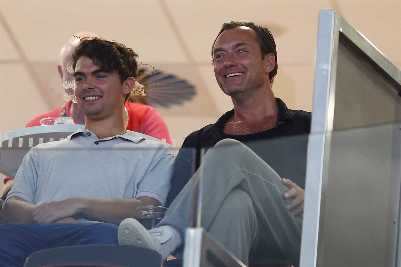 Jude Law and son Rudy at the 2024 Brisbane International in January 2024.