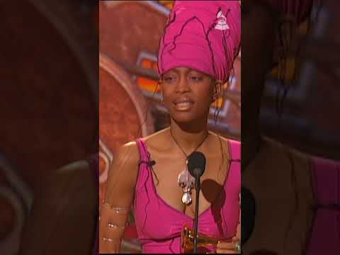 The Moment Erykah Badu Won Her First GRAMMY 🔥