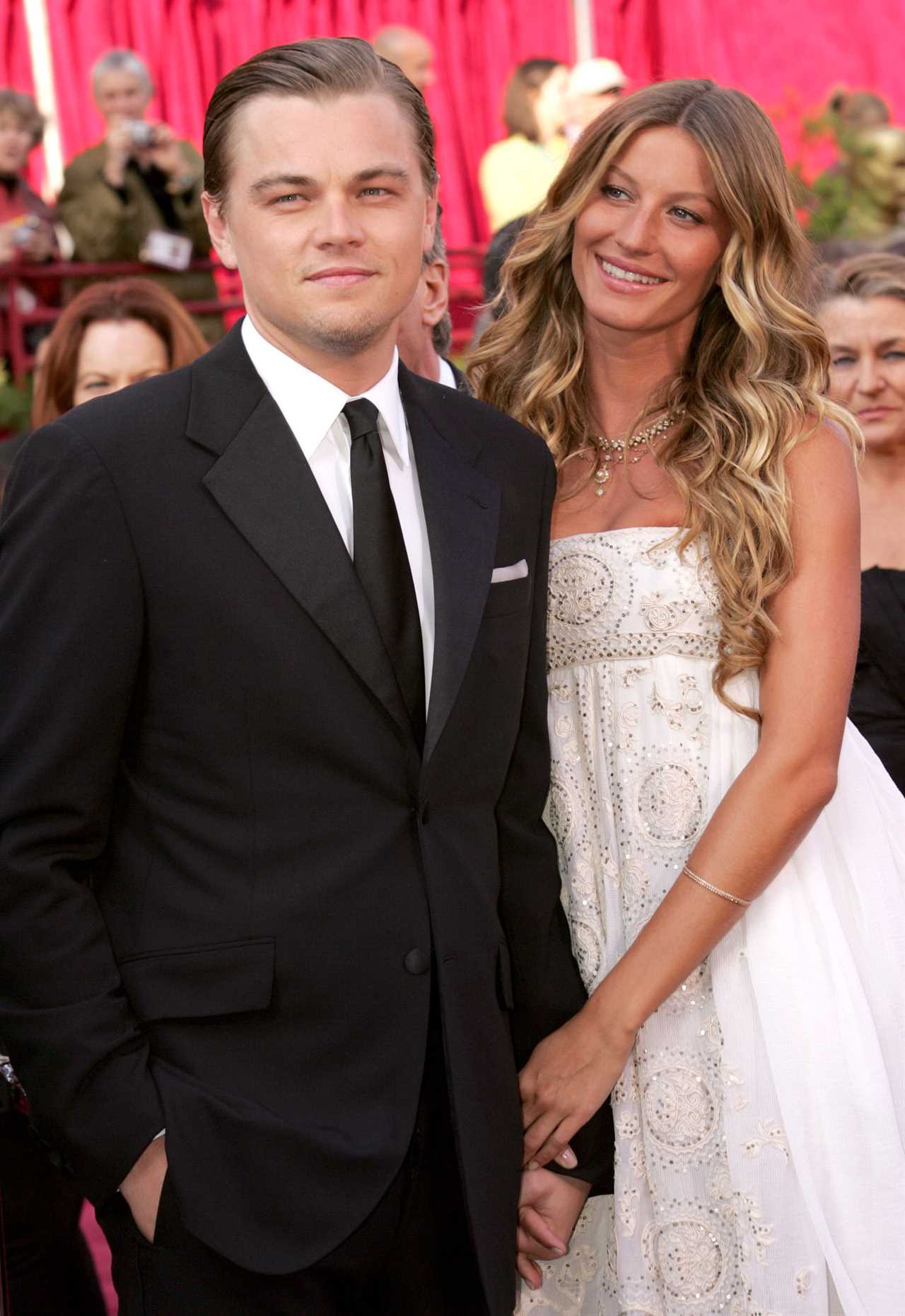 Leonardo DiCaprio, nominee Best Actor in a Leading Role for The Aviator, and Gisele Bundchen (Photo by KMazur/WireImage)