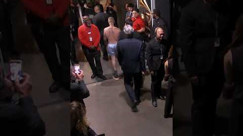 Justin Bieber Walks Backstage at the GRAMMYs 👀 | GRAMMYs 2026 #grammys