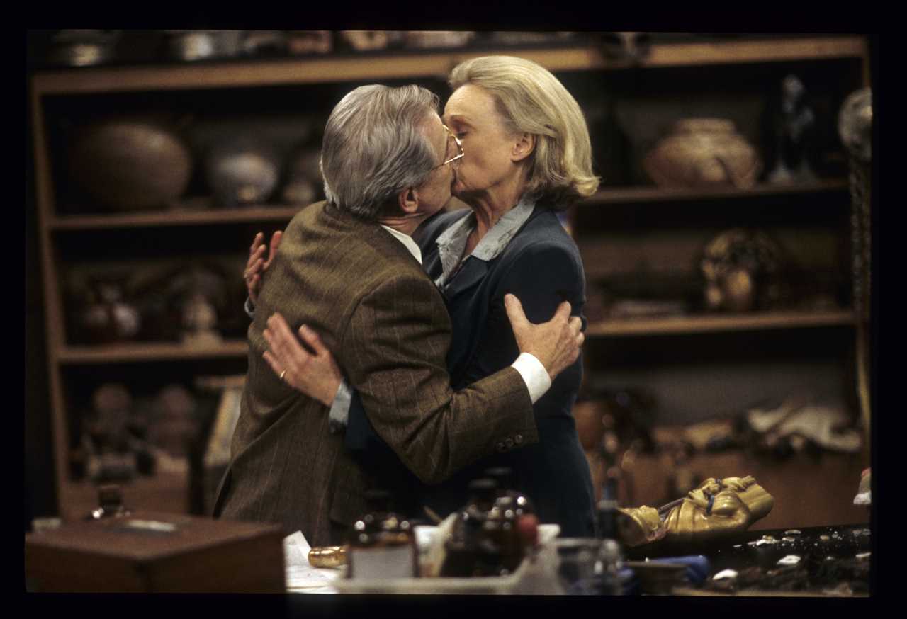 BOY MEETS WORLD - "Bee True" - Airdate: April 9, 1999. (Photo by ABC Photo Archives/ABC via Getty Images) WILLIAM DANIELS;BONNIE BARTLETT