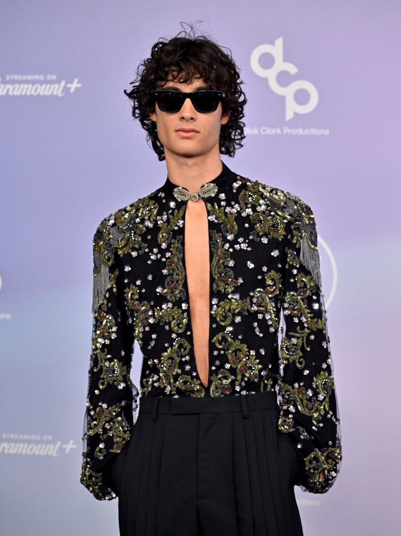 Sombr Brings His Mom as Date to American Music Awards 2026!