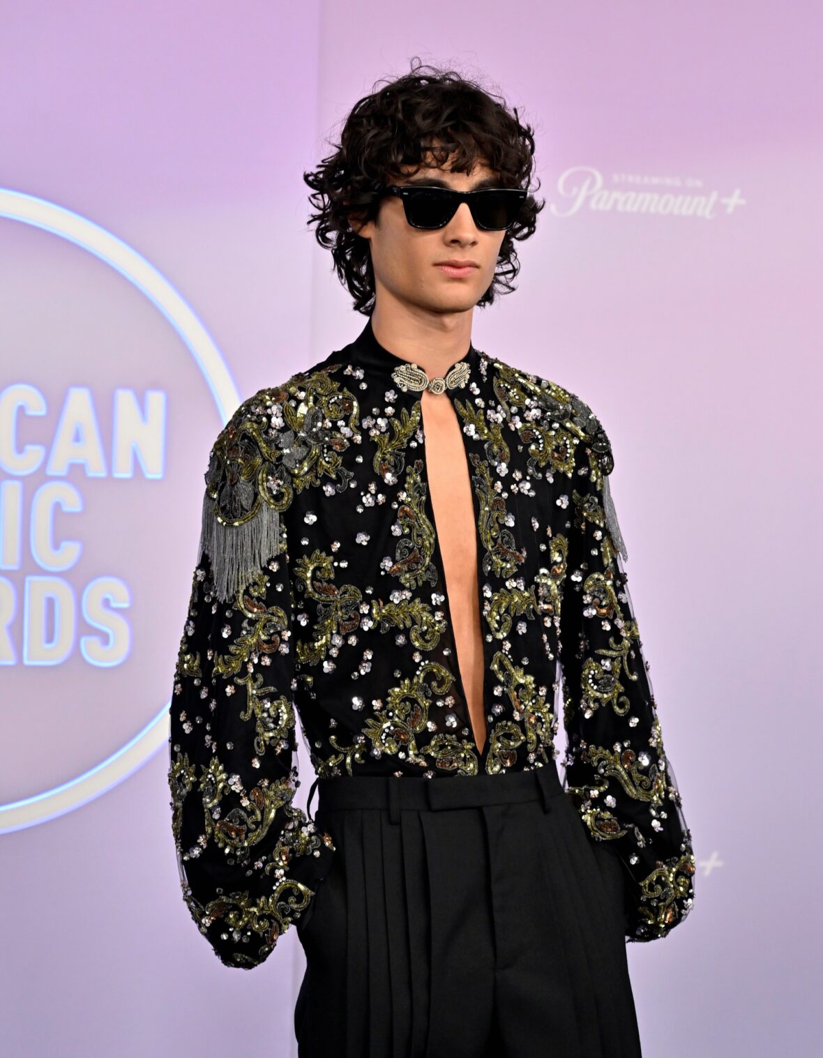 Sombr Brings His Mom as Date to American Music Awards 2026!