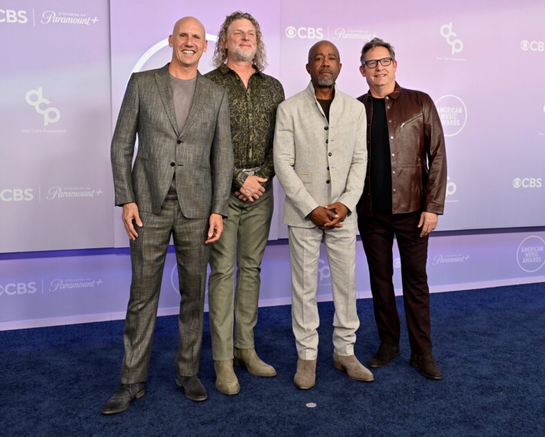 Billy Idol & Darius Rucker Arrive at AMAs 2026 Ahead of Being Honored with Special Awards