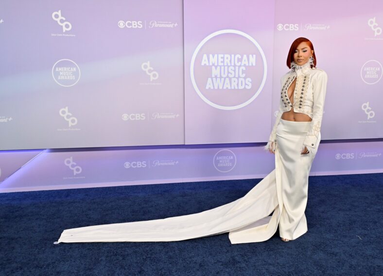 Every Celeb at American Music Awards 2026 – See All Stars on the Red Carpet (Photos)