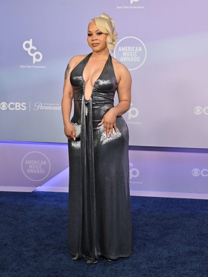 Every Celeb at American Music Awards 2026 – See All Stars on the Red Carpet (Photos)