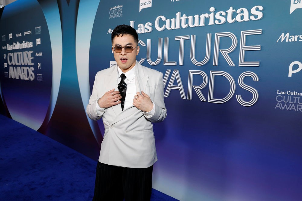 Bowen Yang at the Las Culturistas Culture Awards