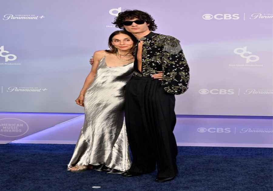 Sombr Brings His Mom as Date to American Music Awards 2026!