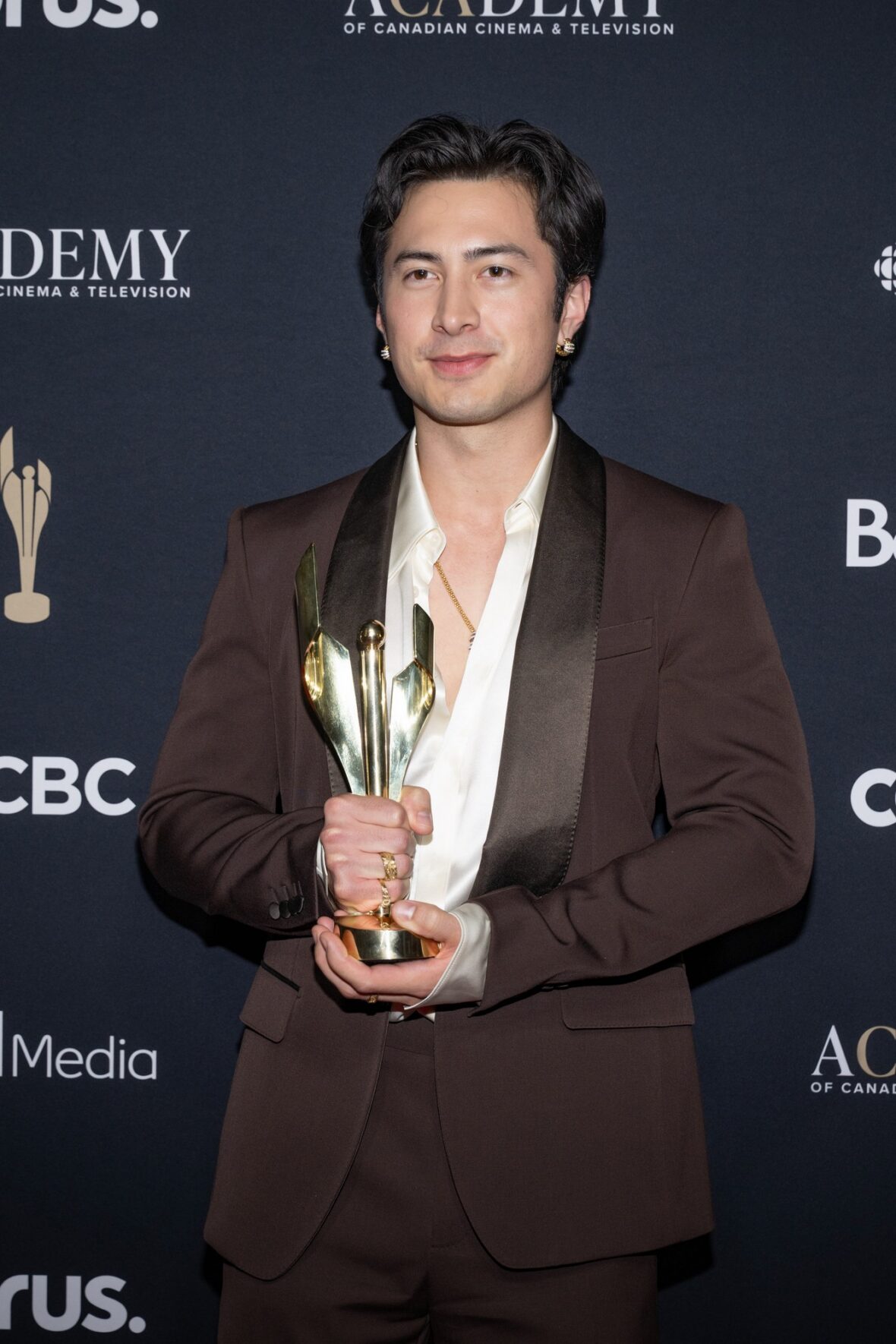 Hudson Williams Gives Special Thanks to Girlfriend Katelyn Larson During Acceptance Speech at Canadian Screen Awards 2026