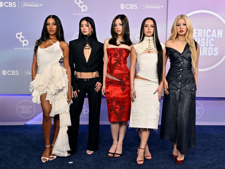KATSEYE Arrives on American Music Awards 2026 Red Carpet Ahead of Live Performance!