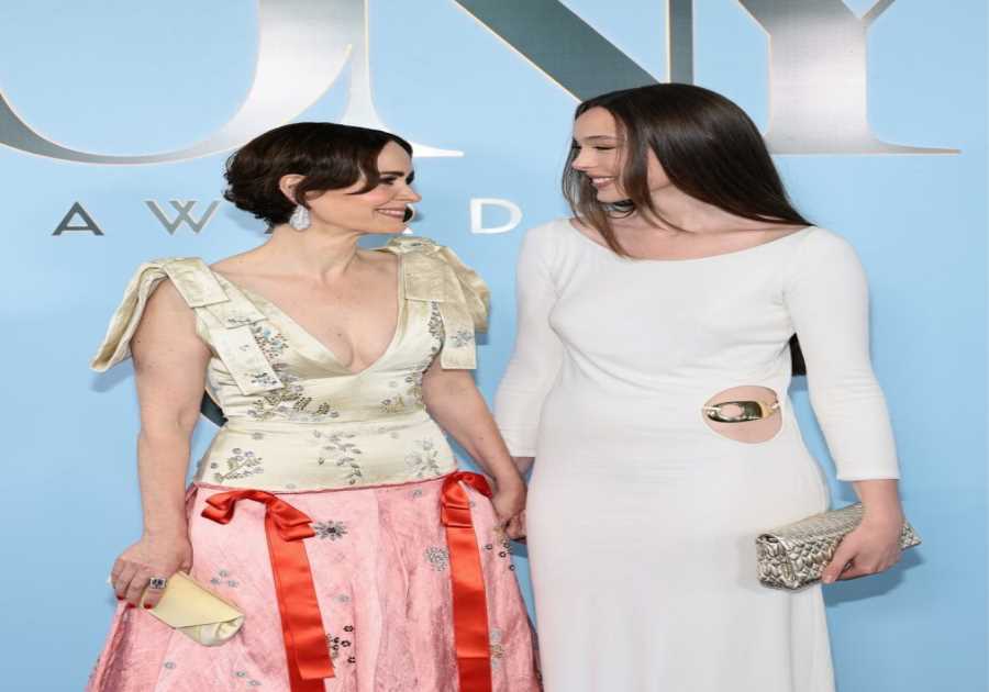 Sarah Paulson & Ella Beatty Hold Hands, Walk Tony Awards 2026 Red Carpet Together