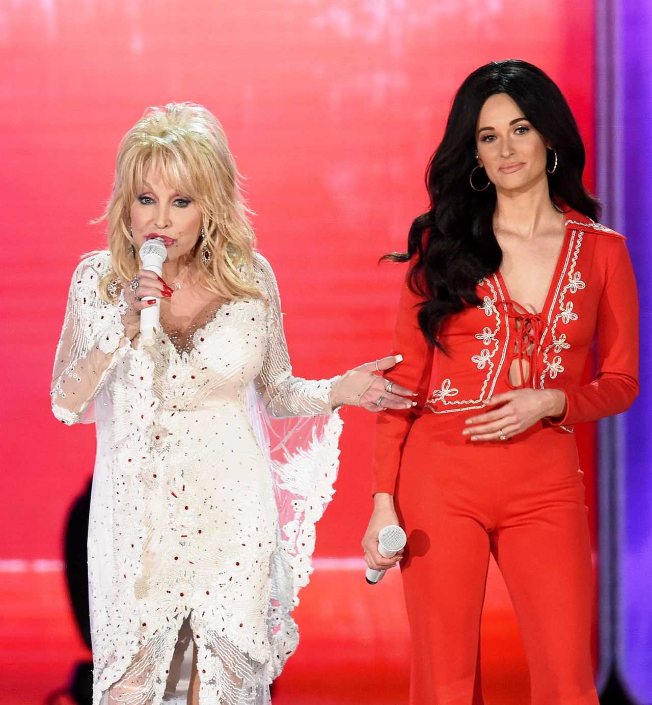 GettyImages-1097571274 Kacey Musgraves Performs Dolly Parton Tribute at MTV VMAs 2026