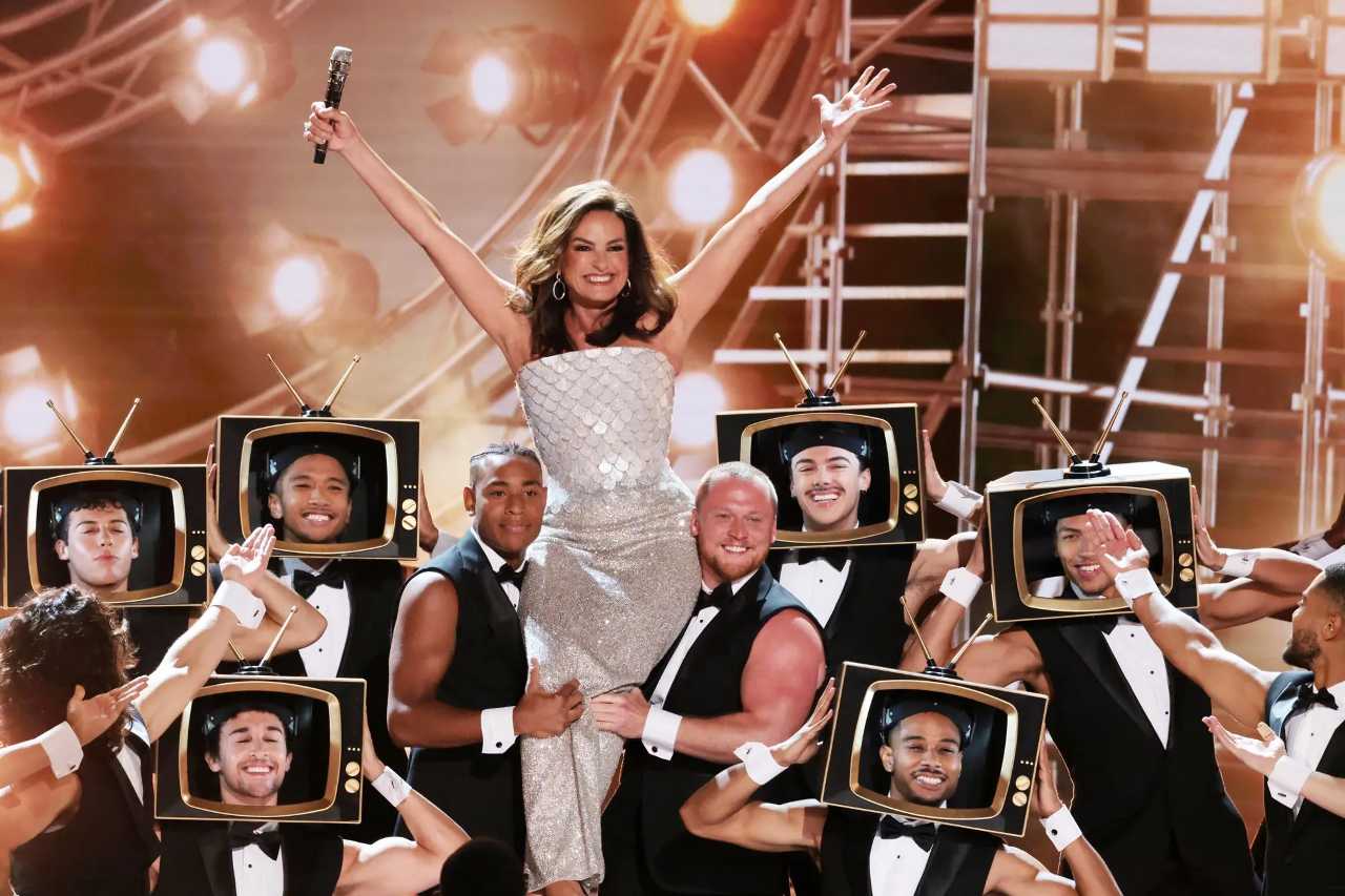 Host Mariska Hartigay Changed TK Times at the 2026 Emmys A Roundup of Her Glamorous Looks